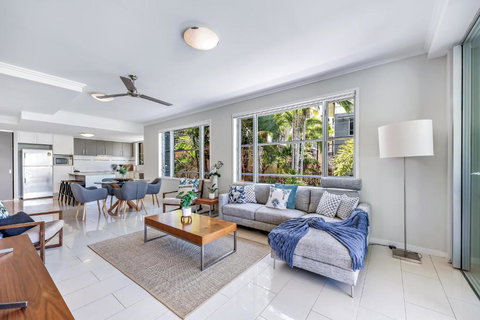 Airlie Summit Apartments - 1 Gold Coast 1