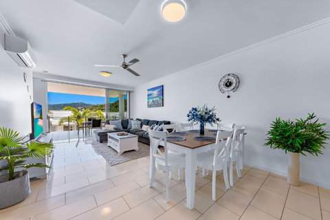 Airlie Summit Apartments - 1 Gold Coast 0