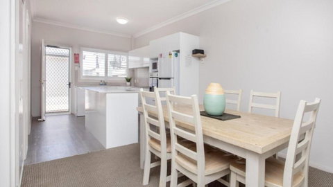 Apartment 30 - The Meridian - 1 Gold Coast 3