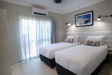 Apartments At Mission Beach - 1 Gold Coast 4