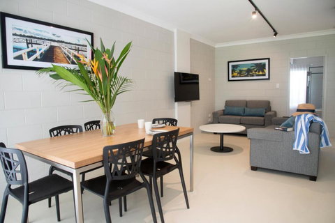 Apartments At Mission Beach - 1 Gold Coast 0