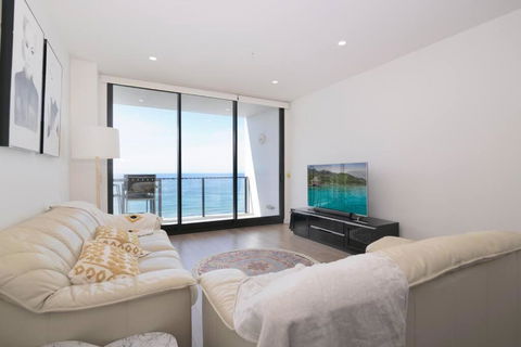 Arena Newcastle Beach - Gold Coast 4U 1