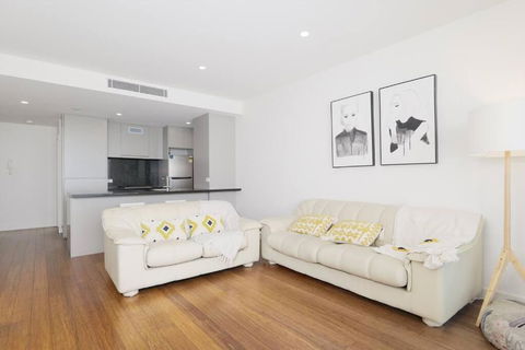 Arena Newcastle Beach - Gold Coast 4U 4