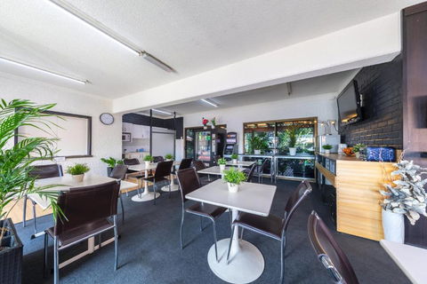 Ascot Budget Inn & Residences - Gold Coast 4U 3