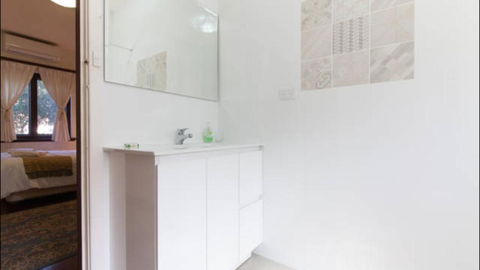 B4 Crawley Apartment 1 BRM & Sleepout Near UWA - Accommodation Gold Coast 3