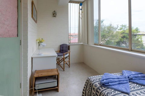 B6 Crawley Apartment 1 BRM & Sleepout Near UWA - Accommodation Gold Coast 4