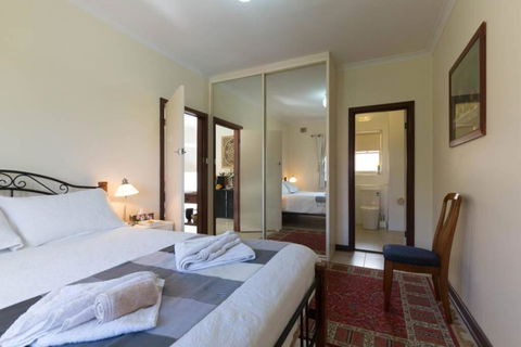 B9 Crawley Apartment 1 BRM & Sleepout Near UWA - Accommodation Gold Coast 0