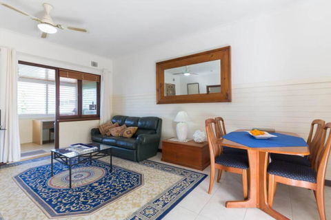 B9 Crawley Apartment 1 BRM & Sleepout Near UWA - Accommodation Gold Coast 2