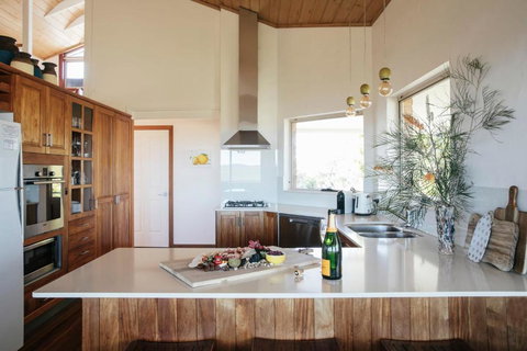 Baan Sabai - Oceanstays - Accommodation Gold Coast 2