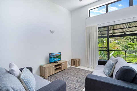 Baden 96 - Rainbow Shores. Pool. Tennis Court. Walk To Beach - Accommodation Gold Coast 0