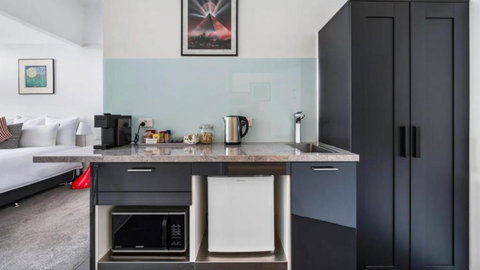 Balconies Lakeside On Lake Daylesford - Accommodation Gold Coast 2