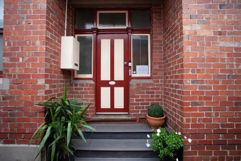 Ballarat Station Apartments Queen Studio With Spa - Accommodation Gold Coast 2