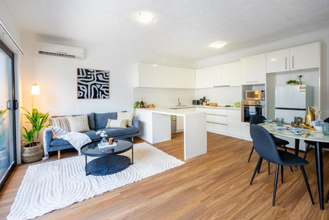 Balmoral Apartment - Airy & Light-filled City Edge Comfort Stay - Accommodation Gold Coast 2