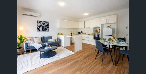 Balmoral Apartment - Airy & Light-filled City Edge Comfort Stay - Accommodation Gold Coast 1