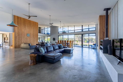 Balmoral I Private Properties - Accommodation Gold Coast 2