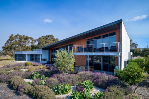 Balmoral I Private Properties - Accommodation Gold Coast 0