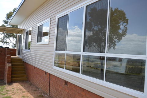 BATHURST GOLDFIELDS RESIDENCE On MOUNT PANORAMA - Accommodation Gold Coast 3