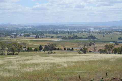 BATHURST GOLDFIELDS RESIDENCE On MOUNT PANORAMA - Accommodation Gold Coast 4
