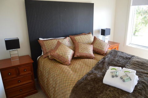 BATHURST GOLDFIELDS RESIDENCE On MOUNT PANORAMA - Accommodation Gold Coast 0