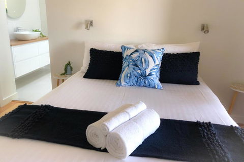 BAY OF FIRES BEACH SHACK Ocean Views From A Modern Beachhouse - Accommodation Gold Coast 1