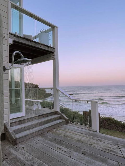 BAY PROPERTIES . Beach House Studio - Accommodation Gold Coast 0