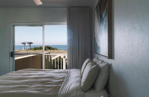 BAY PROPERTIES . Ocean Sounds - Accommodation Gold Coast 4