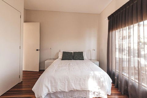 BAY PROPERTIES . The Big Chill - Accommodation Gold Coast 4