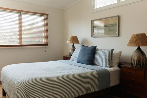 BAY PROPERTIES . The Sailor Shack - Accommodation Gold Coast 3