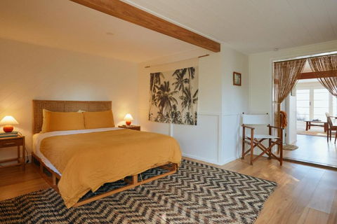 BAY PROPERTIES . The Sailors Bungalow - Accommodation Gold Coast 1