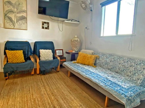 BEACH BACH - Accommodation Gold Coast 4