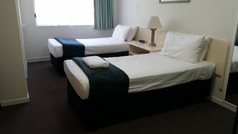 Southport Motel & Apartments - 1 Gold Coast 17