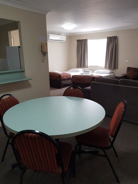 Southport Motel & Apartments - 1 Gold Coast 10