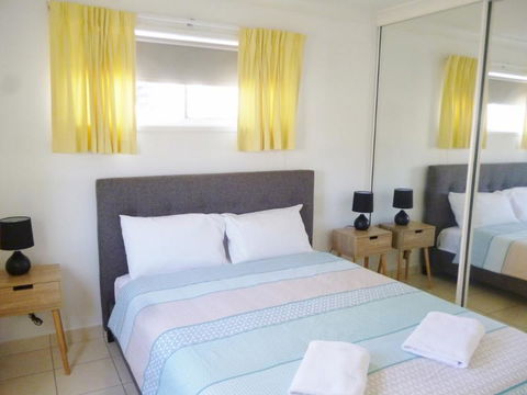 Le Lavandou Holiday Apartments - Gold Coast 4U 2