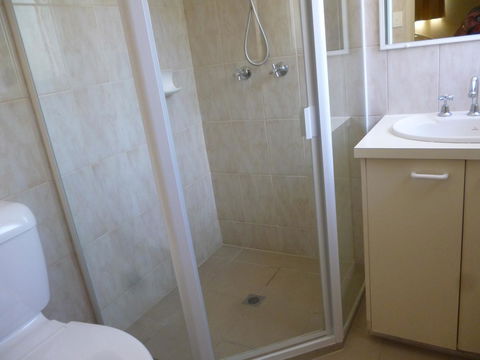 Le Lavandou Holiday Apartments - Gold Coast 4U 16