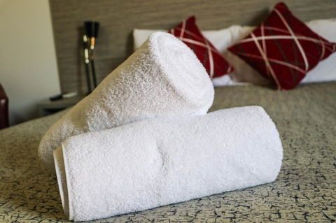 Emerald Park Motel - Accommodation Gold Coast 1