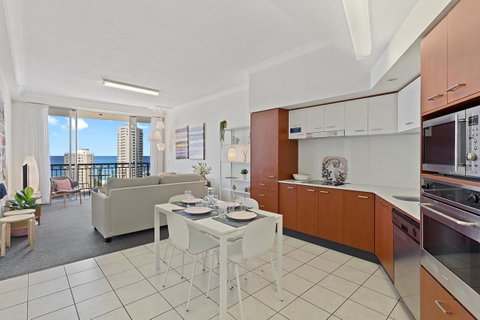 Chevron Renaissance Ocean View - Accommodation Gold Coast 13