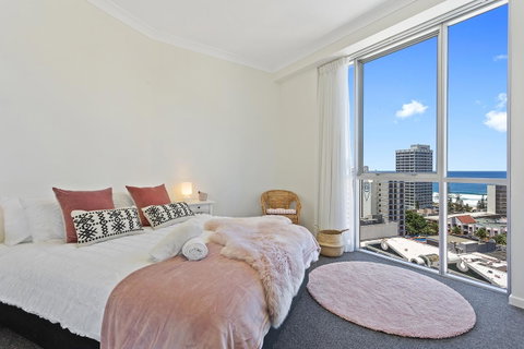Chevron Renaissance Ocean View - Accommodation Gold Coast 18
