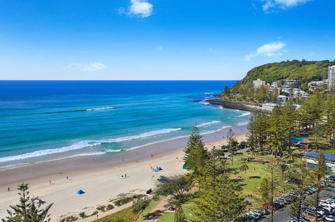 Pacific Regis Beachfront Holiday Apartments - Gold Coast 4U 0