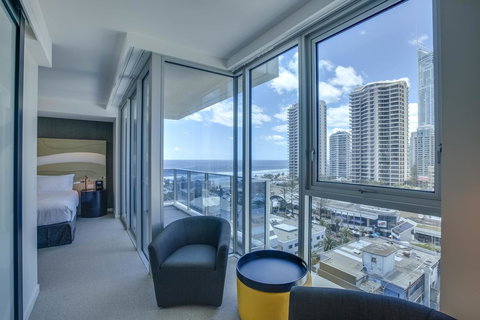 Hilton Surfers Paradise Hotel & Residences - Accommodation Gold Coast 1