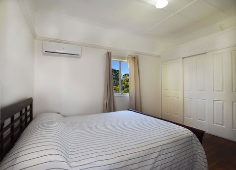 Absolute Waterfront - 1 Gold Coast 2