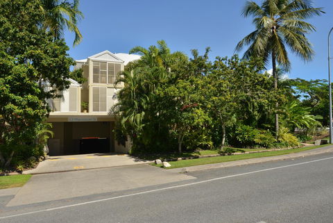 Port Douglas Apartments - Adults Only Oasis - Accommodation Gold Coast 28
