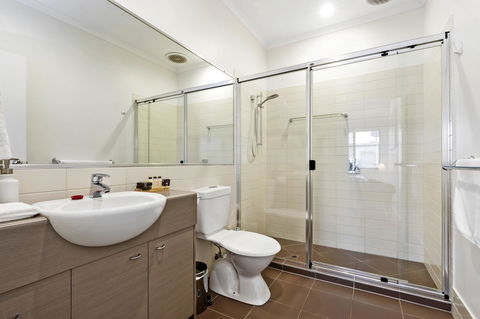 Lotus Retreat - Accommodation Gold Coast 3