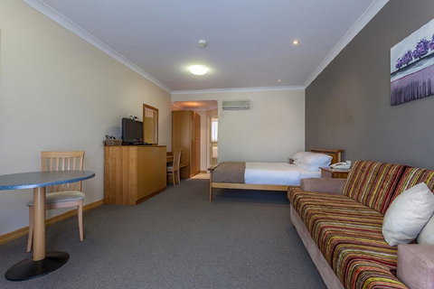 Eastgate On The Range Motel - Accommodation Gold Coast 4