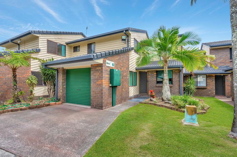 Fountain View Estate - We Accommodate - Accommodation Gold Coast 11