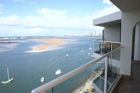 Beaconlea - Accommodation Gold Coast 5