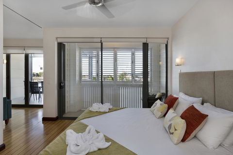 Boathouse Port Of Airlie - 1 Gold Coast 2