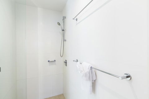 Boathouse Port Of Airlie - 1 Gold Coast 17