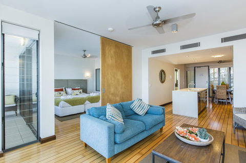 Boathouse Port Of Airlie - 1 Gold Coast 5