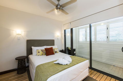 Boathouse Port Of Airlie - 1 Gold Coast 16