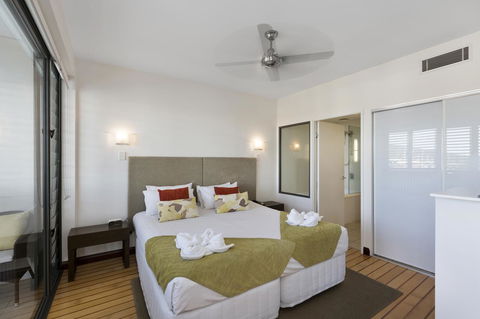 Boathouse Port Of Airlie - 1 Gold Coast 11